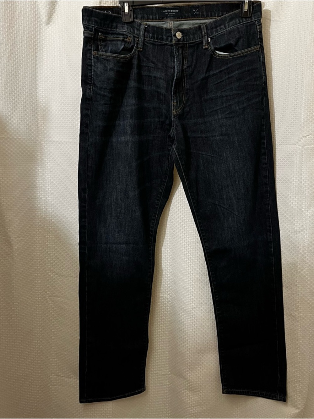 Lucky Brand 410 Athletic Slim Fit Men's Jean - Parivale Dark Wash Denim 36x32